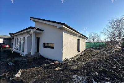 Casă individuală cu 4 camere cu Canalizare în Șura Mică - 3