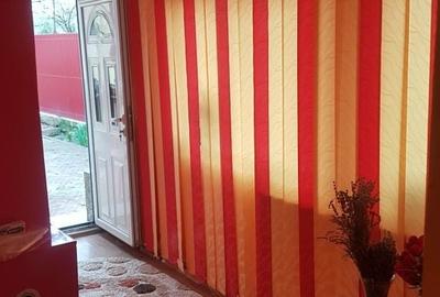 Casă cu 4 camere decomandat în Chercea - 4