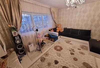 Apartament cu 3 camere de vanzare, zona Titan - 3