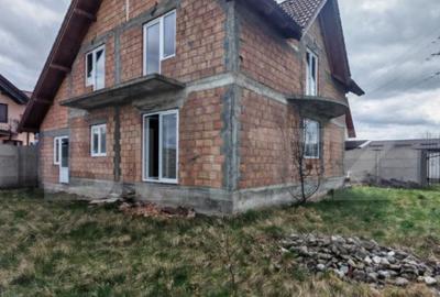 Casa la rosu de vanzare in Vulcan - Brasov - 19