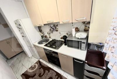 Apartament cu 2 camere semidecomandat în Micro 6 - 6