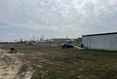 Teren de 8400 mp, în Central