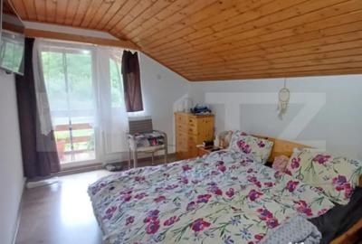 Casă cu 5 camere cu Teren 2800 Mp în Moldovenești