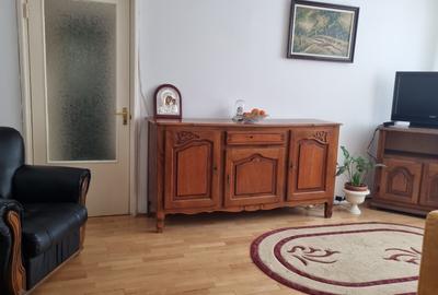Apartament cu 3 camere semidecomandat, mobilat în Titan - 12