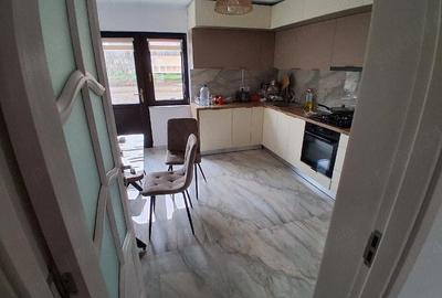 Casă cu Teren 640 Mp în Central - 1