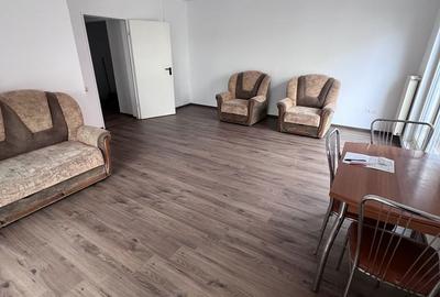 Apartament cu 2 camere decomandat în Găvana