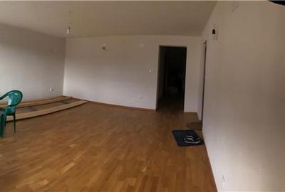 Casă cu 9 camere cu Teren 900 Mp în Cornu - 1