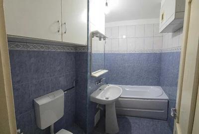 Vand in Unirii apt. 4 camere,et.1,decomandat - 3