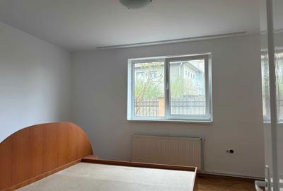 Casă cu 2 camere cu Teren 700 Mp în Central - 1