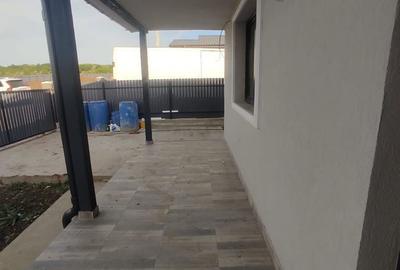 Casă cu 3 camere în Ciurbești - 11