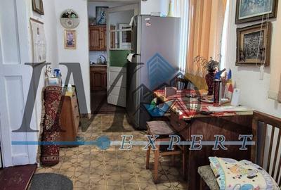 Casă cu 3 camere cu Teren 2704 Mp în Central - 12