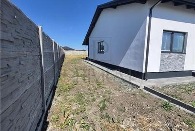 Casă cu 3 camere în Moșnița Veche
