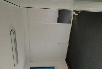 Spațiu comercial, de 150 mp, în Central - 3