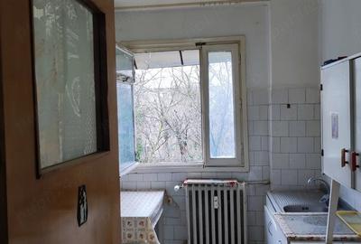 Apartament cu 4 camere, mobilat în Brâncoveanu