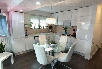 Apartament  de vanzare 4 camere si curte/ Domnesti - 6