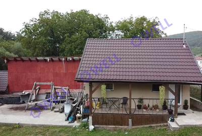 De vânzare o proprietate compusă din 3 case, în Vâlcele, împreună! - 3