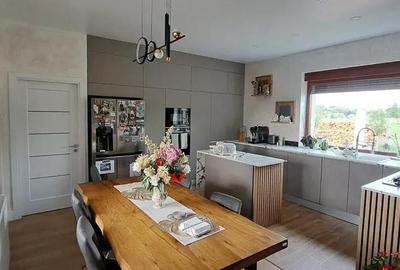 Casă cu 4 camere în Central - 6