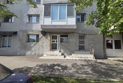 Spațiu comercial, de 51 mp, în Central - 3