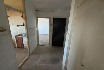 Apartament cu 2 camere decomandat în Km 5 - 1