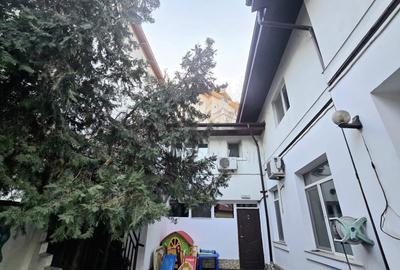 Casă individuală cu 6 camere cu Canalizare în Parcul Carol