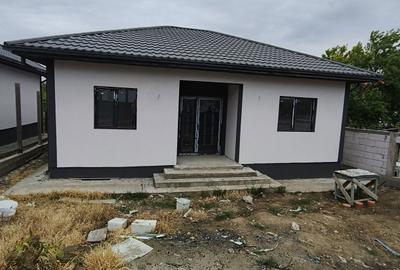 Casă cu 4 camere în Central - 1