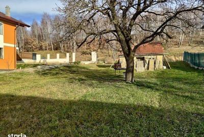 Teren de 1233 mp, în Central