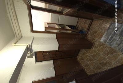 Apartament cu 3 camere semidecomandat în Micro 8 - 5