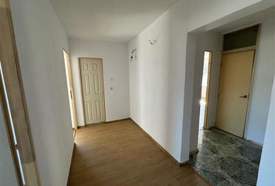 Apartament cu 3 camere decomandat în Central - 6