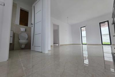 Casă cu 3 camere în Valea Adâncă - 1