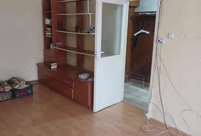 Apartament 2 camere de vanzare , Micro 14 , Strada Prahova , etaj 2 , 59.000 neg. - 3