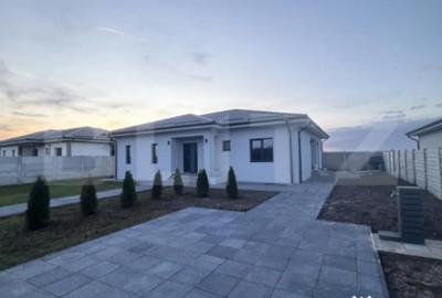 Casă cu 4 camere cu Teren 600 Mp în Pielești - 2