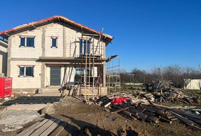 Casă individuală cu 4 camere cu Teren 311 Mp în Exterior Est - 2