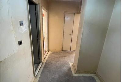 Garsoniera la parter- Arena Mall Ideala pentru afaceri sau servicii! - 3