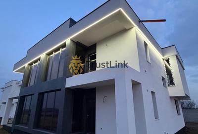 Duplex cu 4 camere cu Canalizare în 1 Decembrie