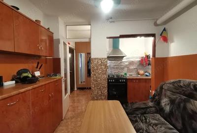 Apartament cu 2 camere decomandat în E3 - 5