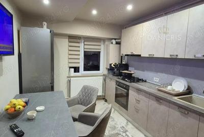 Apartament cu 3 camere decomandat în Poarta 6