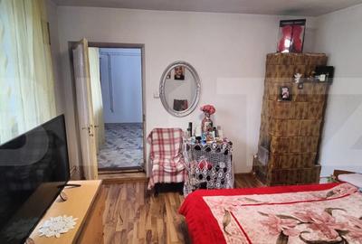 Casă cu 4 camere cu Teren 1660 Mp în Central - 2