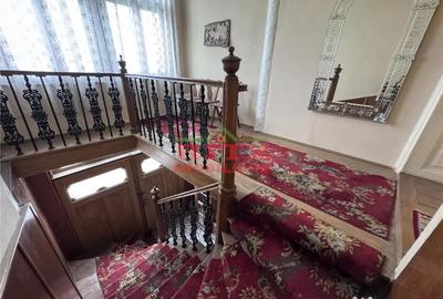 Casă cu 7 camere cu Teren 938 Mp în Central - 15