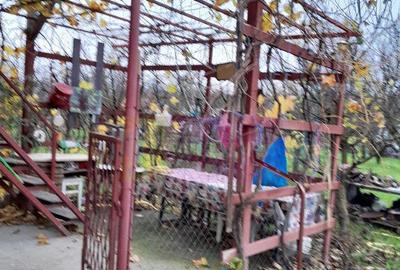 BARCANESTI - casa +curte+teren 16k mp - 16