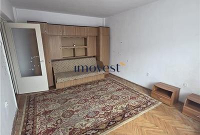 Apartament cu 2 camere decomandat în Micro 17