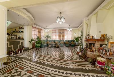 Casa cu teren de 3000 mp - ponton la lac - piscina si casa de oaspeti - 24