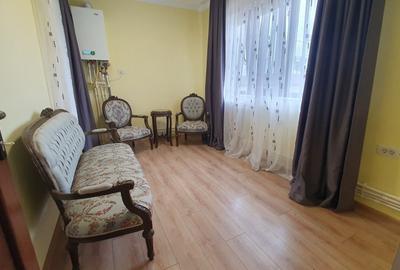 Apartament cu 3 camere semidecomandat în Pârneava - 3