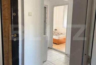 Apartament cu 3 camere decomandat în Micro 4 - 8