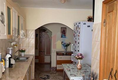 Apartament cu 3 camere decomandat în Central - 9