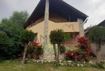 Casă cu 5 camere cu Teren 1000 Mp în Bran - 2