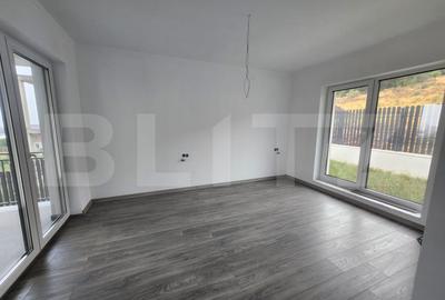 Casa individuala cu 6 camere,priveliste superba,600 mp teren,zona Piata - 10