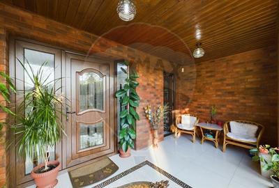 Casă cu 6 camere cu Canalizare în 23 August (Cațelul) - 3