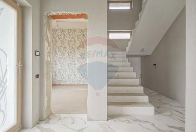 Casă cu 5 camere cu Teren 500 Mp în Tărlungeni - 7