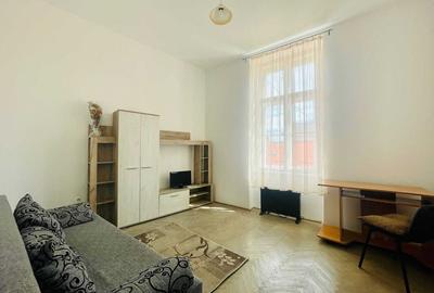 Apartament cu 2 camere decomandat în Central