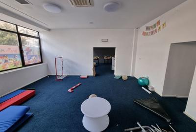 Poarta 6-spatiu comercial finisat modern cu 2 intrari - 3